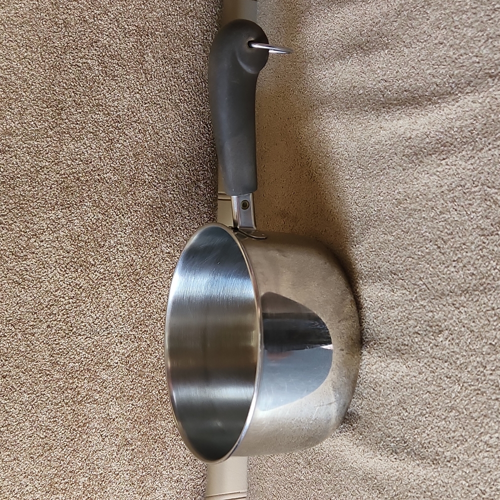 Revere Ware 1 1/2 quart sauce pan kitchen